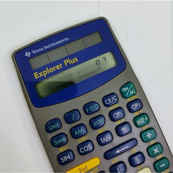 Texas Instruments Calculator Needs work for parts - Picture 5 of 13